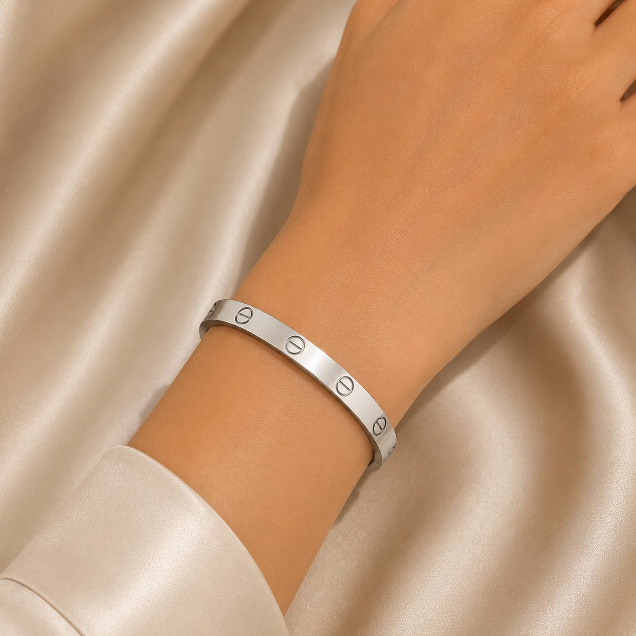 Luxe Screw Bangle