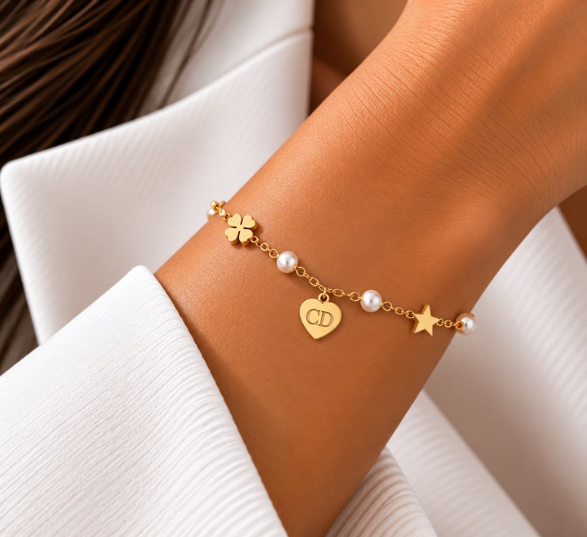 CD Heart & Pearl Charm Bracelet – Gold