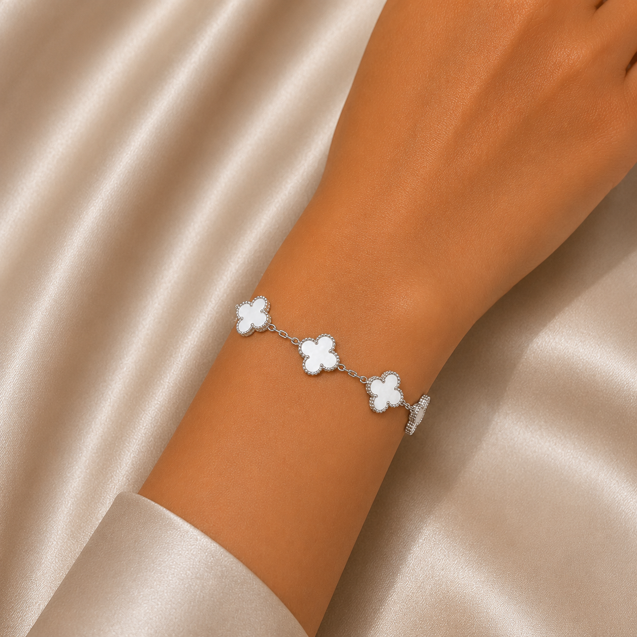 Luna Clover Bracelet