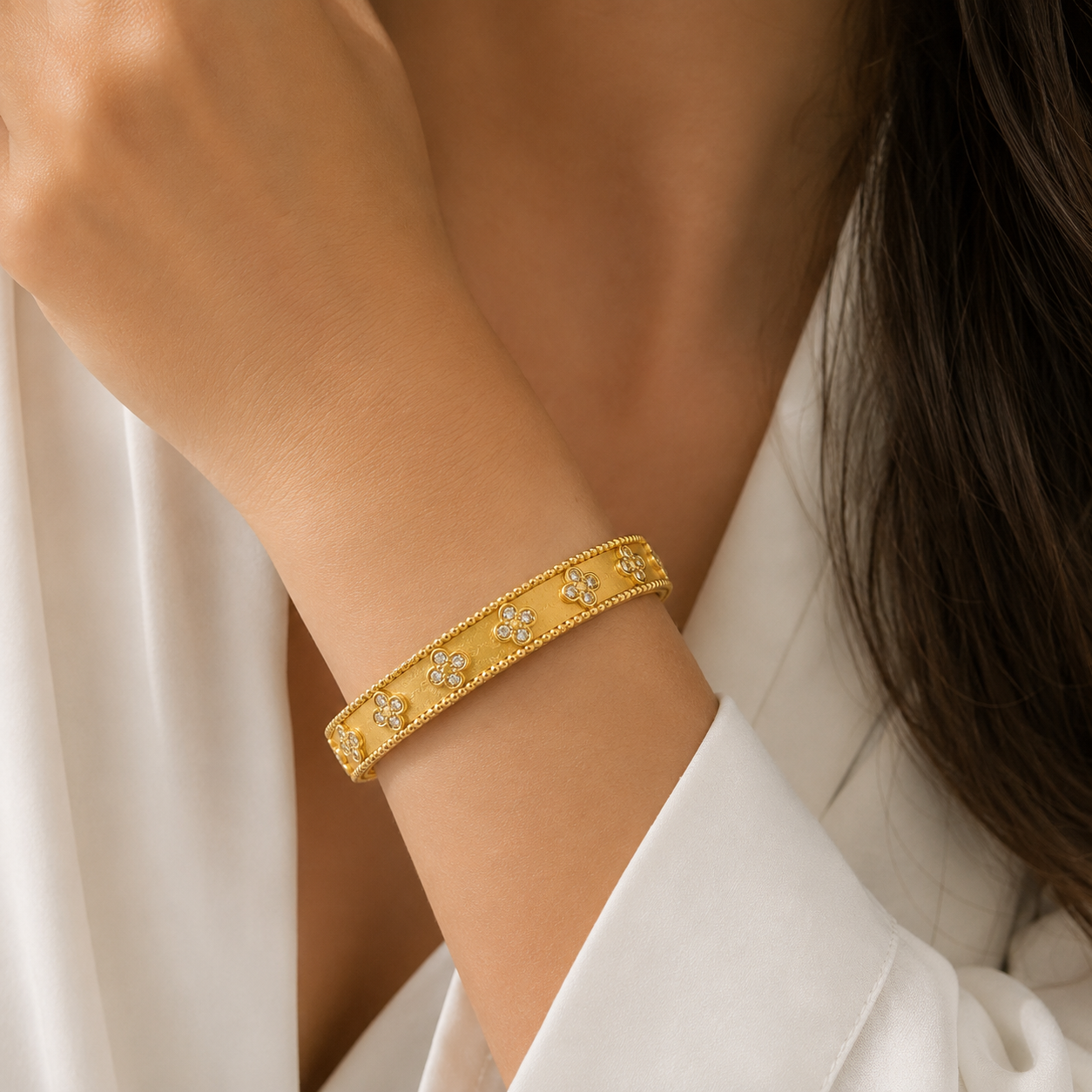 Luxury Gold Floral Bangle Bracelet