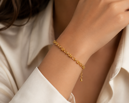 Delicate Gold Floral Beaded Bracelet