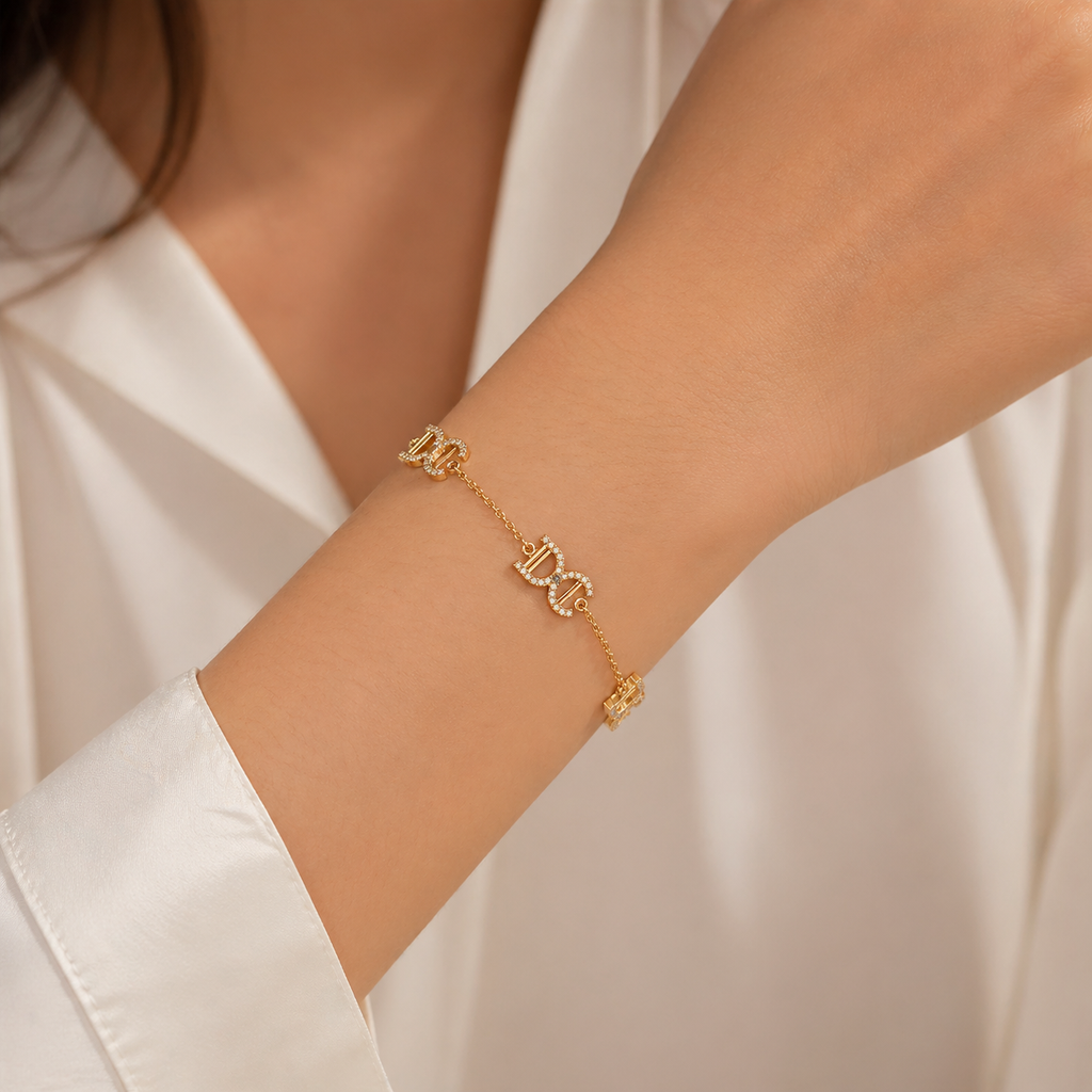 Gold Double-C Bracelet – Elegant Signature Design