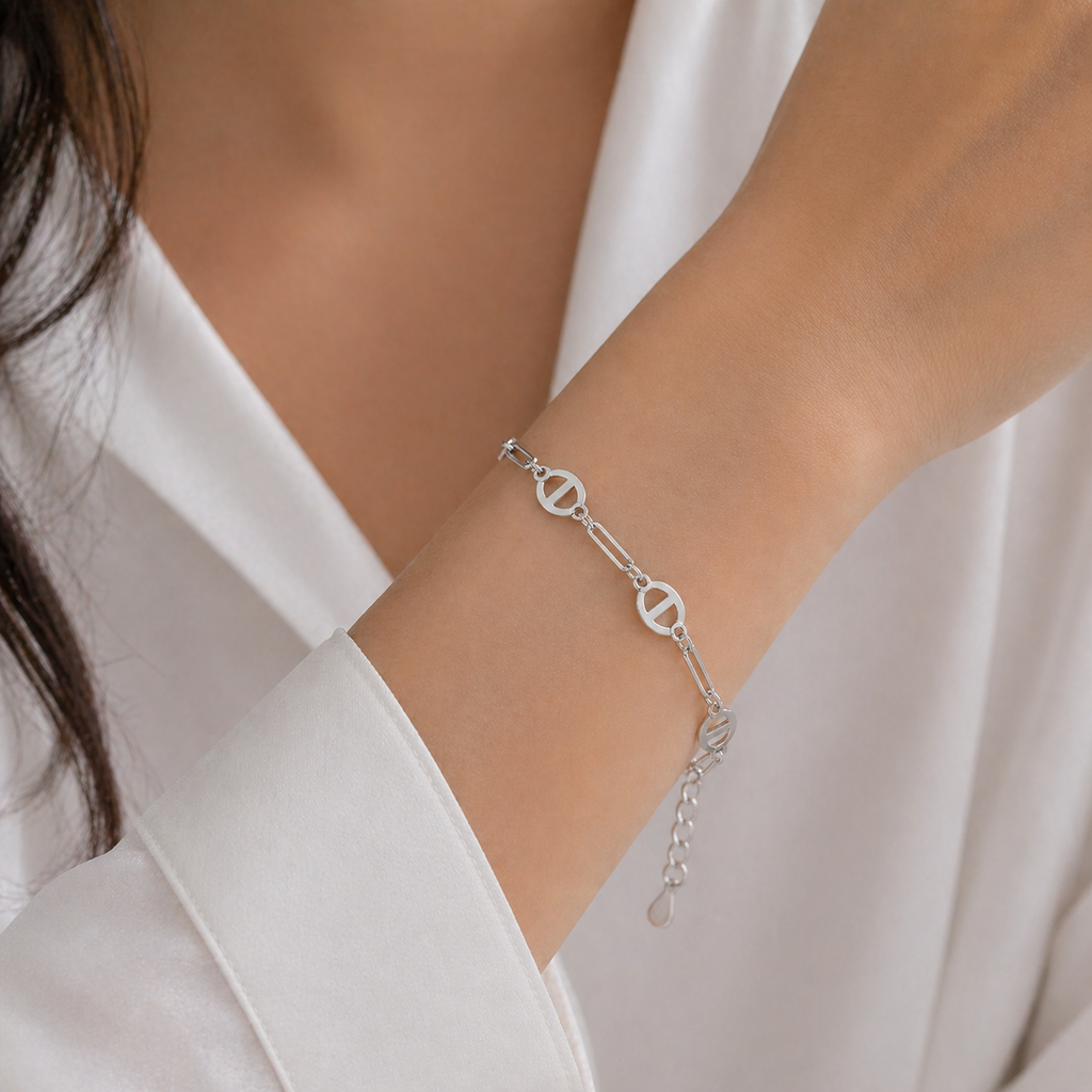 Silver Link Bracelet – Modern Minimal Elegance