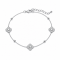 Silver Clover Bracelet – Elegant Minimal Sparkle