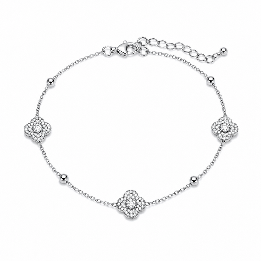 Silver Clover Bracelet – Elegant Minimal Sparkle