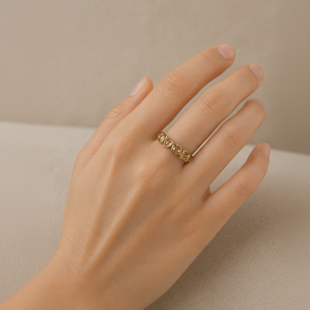 Gold Circle Stone Ring