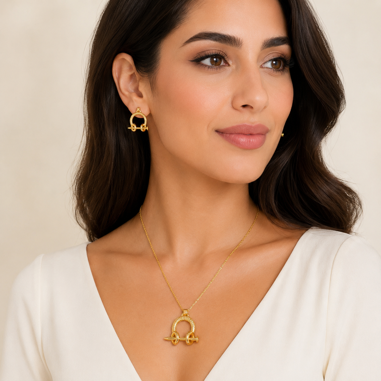 Calista Gold Equestrian Link Set