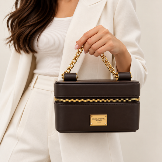 . حقيبة مستحضرات تجميل بنية من D&G